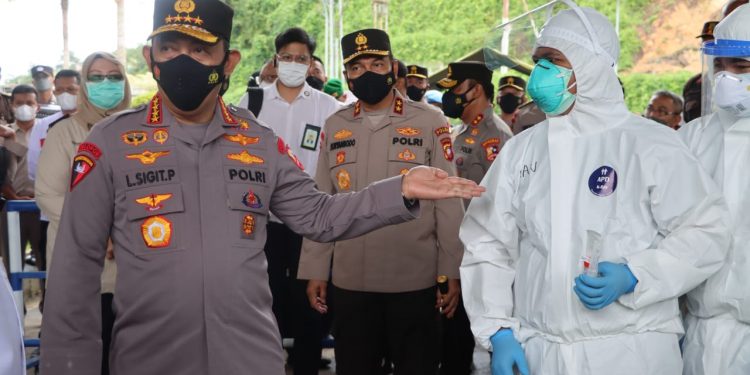 WhatsApp Image 2022-01-19 at 19.31.16 - Deteksi Jaya Cegah Omicron Lewat PPLN, Kapolri Pastikan Prokes dan Karantina di PLBN Entikong