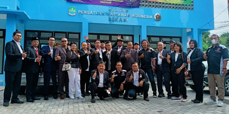 PWI Bekasi Raya 2021 – 2024 Dilantik Di Bandung