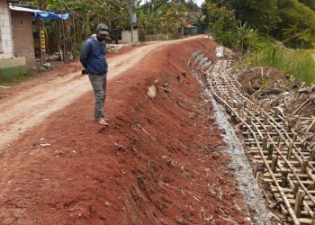 Proyek BBWS Diwilayah Saluran Citarum Desa Telukbuyung Tanpa Papan Proyek