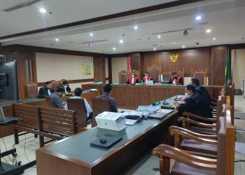 Sidang Perdana Dugaan Kasus Korupsi Bank Jatim, Hakim Bantarkan Terdakwa Hendry Pranata Sembiring
