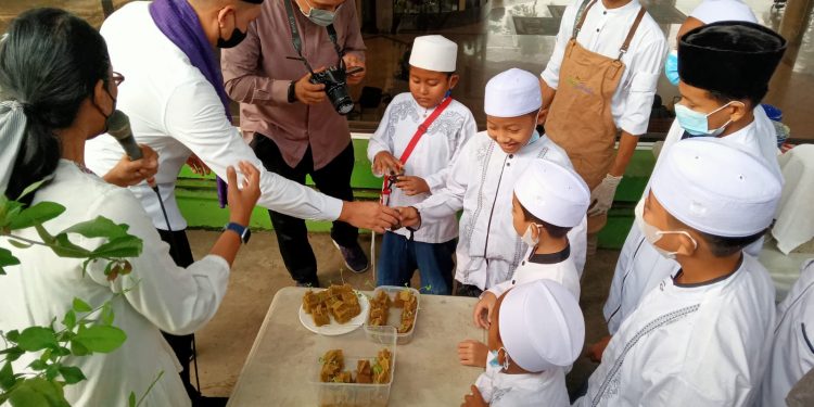 IMG-20220421-WA0005 - Deteksi Jaya Hotel Ibis Budget Airport Bukber Anak Yatim dan Edukasi Kurangi Penggunaan Plastik