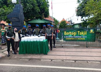 Tebar Kebaikan di Bulan Ramadhan Sub.Denpom V/3-4 Pasuruan, Bagikan 350 Takjil