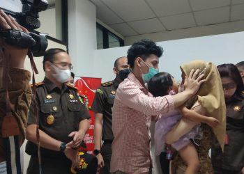Terapkan Restorative Justice, Tersangka Pelaku Pencurian Handphone Lebaran Bersama Keluarga
