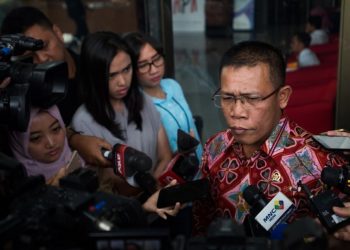Anggota Komisi III DPR – RI Masinton Pasaribu: “Luhut jerumuskan Presiden Jokowi”