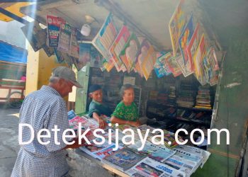 “Penuhi Kebutuhan” Pasutri Lansia Selama 63 Tahun Jual Koran.