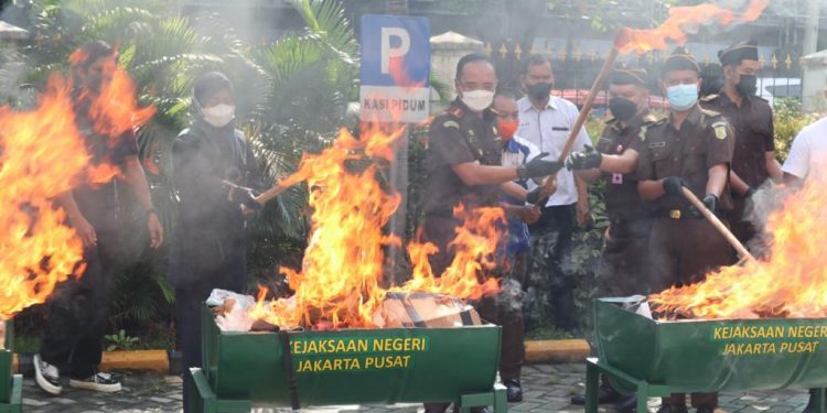 Kejari Jakpus Musnahkan Barang Bukti Perkara Perkara Narkotika Yang Sudah Inkrah
