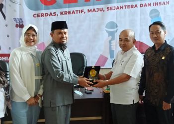 DPRD KABUPATEN KARAWANG KONSULTASI PENURUNAN LAJU PENDUDUK DI KOTA BEKASI