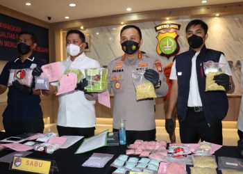 Polres Jakarta Barat Gagalkan Pengedaran Ribuan Ekstasi Dan Sabu Seharga 3 Miliar