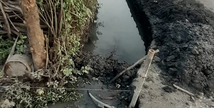 Turap Rt 06/02 Desa Kampung Sawah Diduga Tidak Sesuai RAB