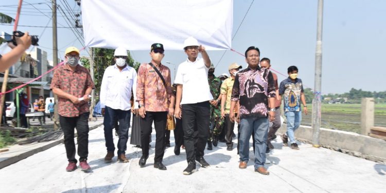 IMG-20220705-WA0025 - Deteksi Jaya Gus Muhdlor Kebut 17 Titik, Jalan Betonisasi Sampai Akhir 2022 Total Panjang 176 KM