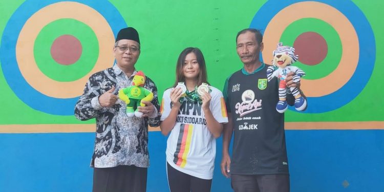 “Keren” Siswa SMPN 1 Candi Sidoarjo Raih Medali Lewat Cabor Renang Porprov