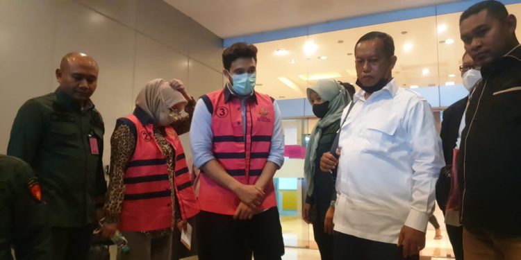 IMG-20220721-WA0021 - Deteksi Jaya Kejati DKI Tahan Tiga Tersangka Kasus Pembebasan Lahan Kecamatan Cipayung