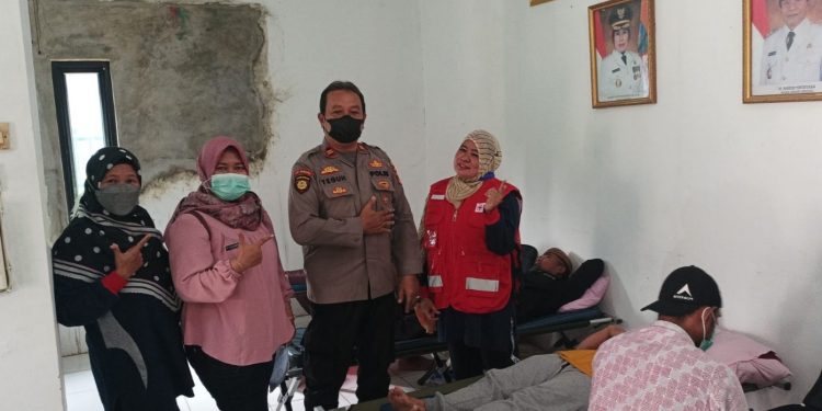 Wakapolsek Pamarayan Hadiri Kegiatan Donor Darah Di Kantor Desa Pamarayan