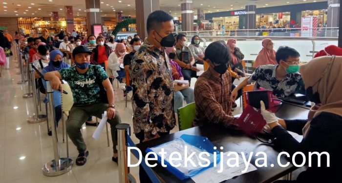 “Sukseskan Program Pemerintah” Warga Antusias Ikuti Vaksin V3 di Lippo Plaza Sidoarjo