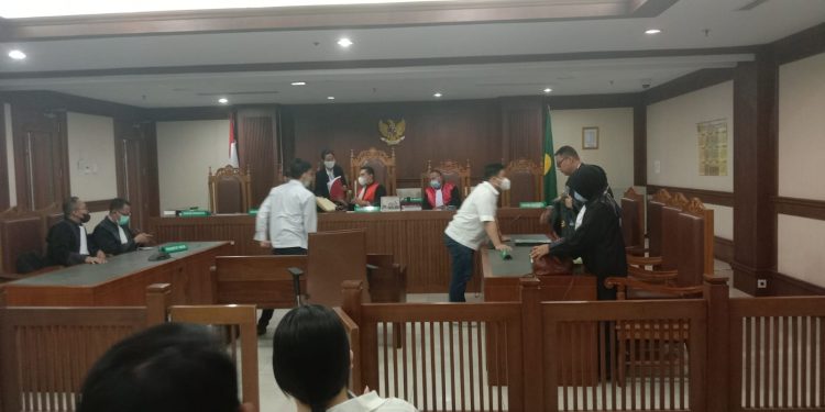 CEO Jouska Financial Indonesia, Aakar Abyasa Fidzuno Dituntut Tujuh Tahun Penjara