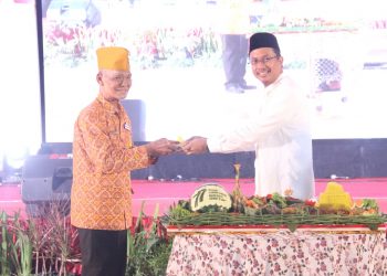 Peringati HUT ke 77 Kemerdekaan RI, Bupati Sidoarjo Bersama Kyai Khos Gelar Sholawat dan Tasyakuran di Pendopo
