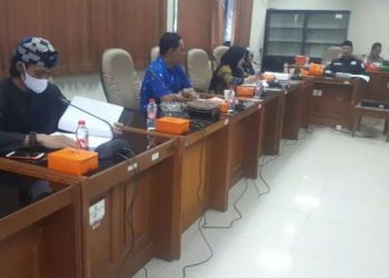 DPRD Karawang Melaksanakan Raperda Pembangunan Sumur Resapan dan Lubang Resapan Biopori