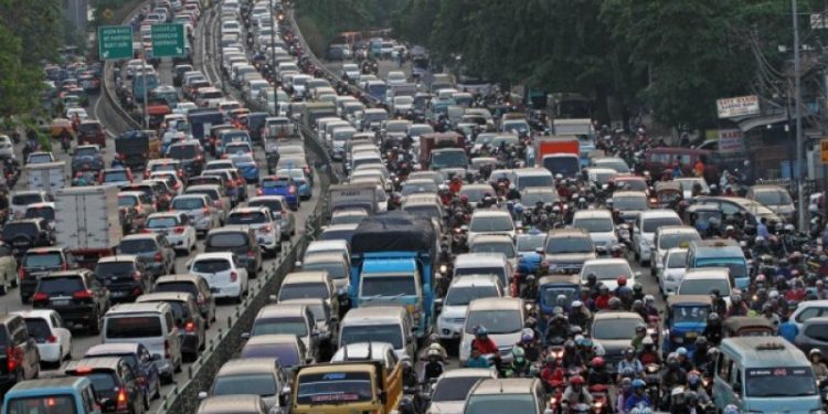 Atasi macet, Pemprov DKI Jakarta Segera Uji Coba Pengaturan Jam Kerja