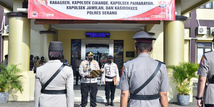 Kapolres Serang Pimpin Upacara Sertijab Pejabat Utama Polres Dan Kapolsek Jajaran Polres Serang