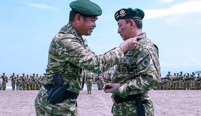 Kapolri Dikukuhkan Jadi Warga Kehormatan Kostrad, TNI-Polri Makin Solid