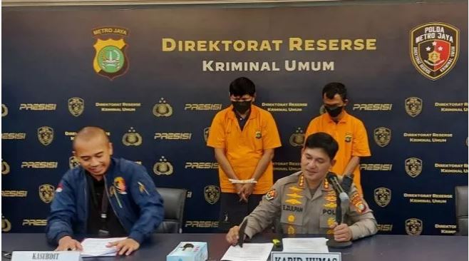 rampok - Deteksi Jaya Gasak Rp300 Juta, Dua Pelaku Pemerasan Modus Tabrak Lari Pengaku Anggota TNI Dibekuk Polisi