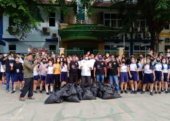 Lurah Cengkareng Barat Apresiasi SMA Kristoforus 2 Mengais Sampah Sepanjang jalan Boulevard Taman Palem Lestari