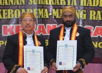 Tokoh Buddhis Nasional Romo Asun Diberikan Gelar Bangsawan Oleh Keraton Surakarta Hadiningrat