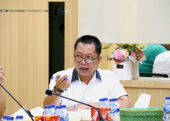 Pemerintah Kota Membagikan Bendera Merah Putih Kepada Warga Sebanyak 10.000 Helai