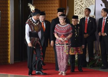 Presiden Jokowi Tampak Mengenakan Pakaian Adat Tanimbar Maluku, Pada Sidang Tahunan MPR RI