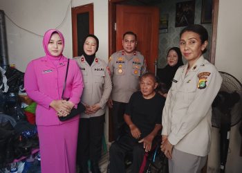 Polres Metro Jakarta Barat Gelar Anjangsana dan Bakti Sosial Bhayangkara Peduli Peringati Hari Bhayangkara ke-79