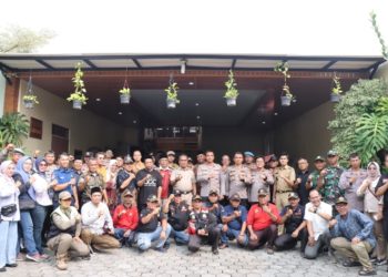 Dekatkan Diri ke Masyarakat, Kapolres Jakbar Gelar Dialog Bersama Warga Sukabumi Utara