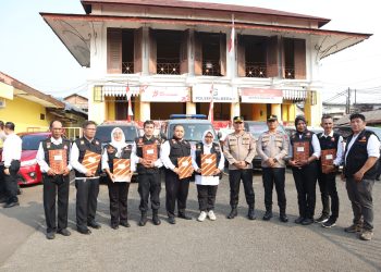 Polsek Palmerah Beri 8 Anggota Citra Bhayangkara Bentuk Apresiasi Loyalitas Citra Bhayangkara dalam Menjaga Kamtibmas