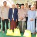 Safari Jumat Di Masjid Himawan At Taubah, Kapolres Metro Jakarta Barat Tebar Kebersamaan dan Peduli Sesama