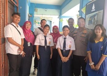 Membangun Kepercayaan dan Karakter dengan Police Goes to School di SMPN 63