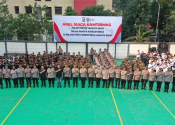 Wujudkan Keamanan Bersama, Polres Jakbar Satukan Potensi Masyarakat Dalam Apel Siaga Kamtibmas
