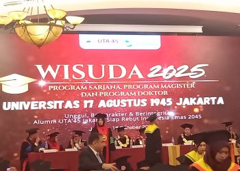 Pengorbanan Orangtua Warnai Pesan Wisuda UTA 45 Jakarta