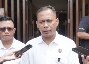 Cemburu Buta Berujung Tragis, Polsek Kebon Jeruk Rekonstruksi Kasus Penganiayaan Suami oleh Istri Sendiri