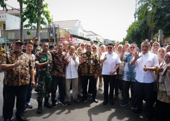 Wali Kota Jakbar Resmikan Jembatan Berkah dan Manfaat di RW 15 Duri Kosambi