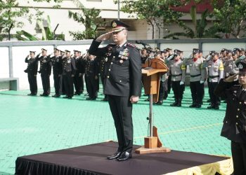 Polres Metro Jakarta Barat Gelar Upacara Peringatan Hari Pahlawan 2025