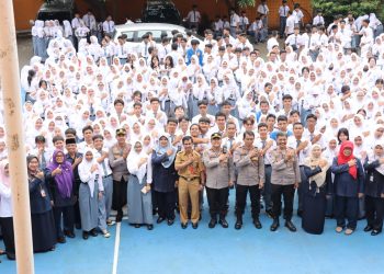 Police Goes To School: Kapolres Metro Jakarta Barat Beri Motivasi dan Pesan Kamtibmas kepada Siswa SMKN 45