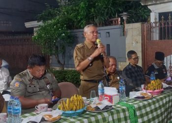 Lurah Krukut Gelar Silaturahmi dengan Warga RW 04, Tekankan Guyub dan Penyelesaian Masalah Berjenjang