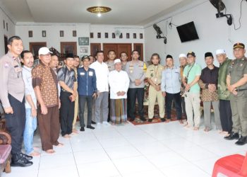 Pererat Sinergi, Kapolres Metro Jakarta Barat Sambangi Tokoh Agama dan Masyarakat di Kembangan Utara