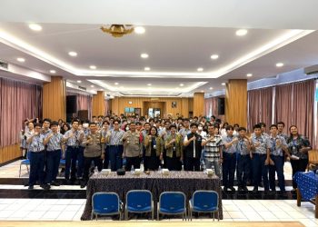 Police Goes To School, Bhabinkamtibmas Duri Kepa Bersama AKP Hernowo Subagiyo Edukasi Pelajar SMA Abdi Siswa
