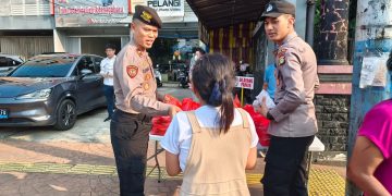 IMG-20260416-WA0014 - Deteksi Jaya Polsek Tambora Berbagi, 500 Paket Makanan Gratis Dibagikan untuk Pengendara