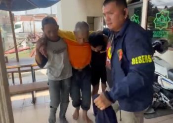 Respon Cepat Polsek Tambora, Sopir Bajaj Pingsan Diduga Akibat Sakit Jantung Berhasil Dievakuasi