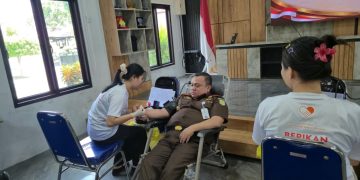 Peringati HUT PERSAJA ke-75, Kejari Kobar Gelar Donor Darah dan Pemeriksaan Kesehatan
