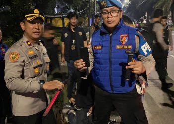 Razia Kejahatan Jalanan di Tubagus Angke, Polisi Temukan Sajam jenis Golok dari Seorang Pengendara
