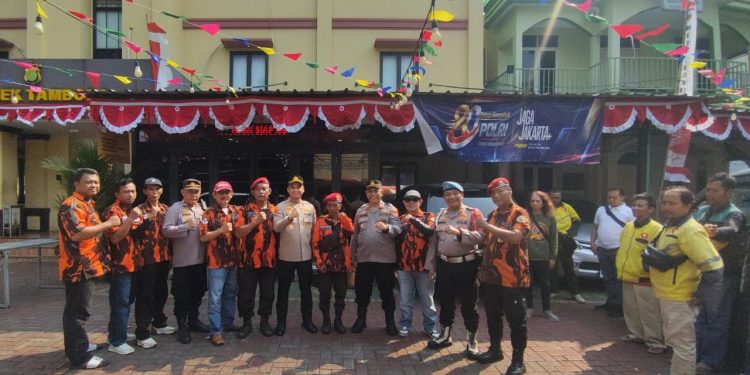 IMG-20260704-WA0011 - Deteksi Jaya Polsek Tambora Perkuat Sinergitas Melalui Pembagian 35 Paket Sembako Sabuk Kamtibmas