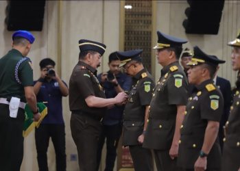 Jaksa Agung Lantik Enam Pejabat Utama Kejagung, Tekankan Soliditas dan Integritas