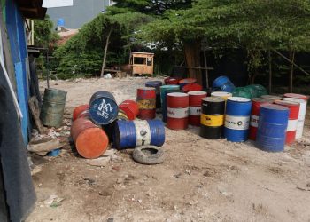 Dugaan Pengoplosan Oli Palsu di Jalan Bima Puing Rawa Buaya, Polisi diminta turun tangan
